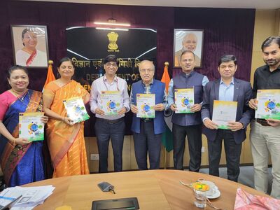 With Prof Abhay Karandikar, Secretary DST and other Expert Committee members for release of a compendium of technologies successfully developed by young scientists. (8 Nov 2023) Prof Karandikar was earlier the Dean Faculty Affairs at IIT Bombay (he used to approve my tours and leave) and then became Director IIT Kanpur. It was good to meet him again.